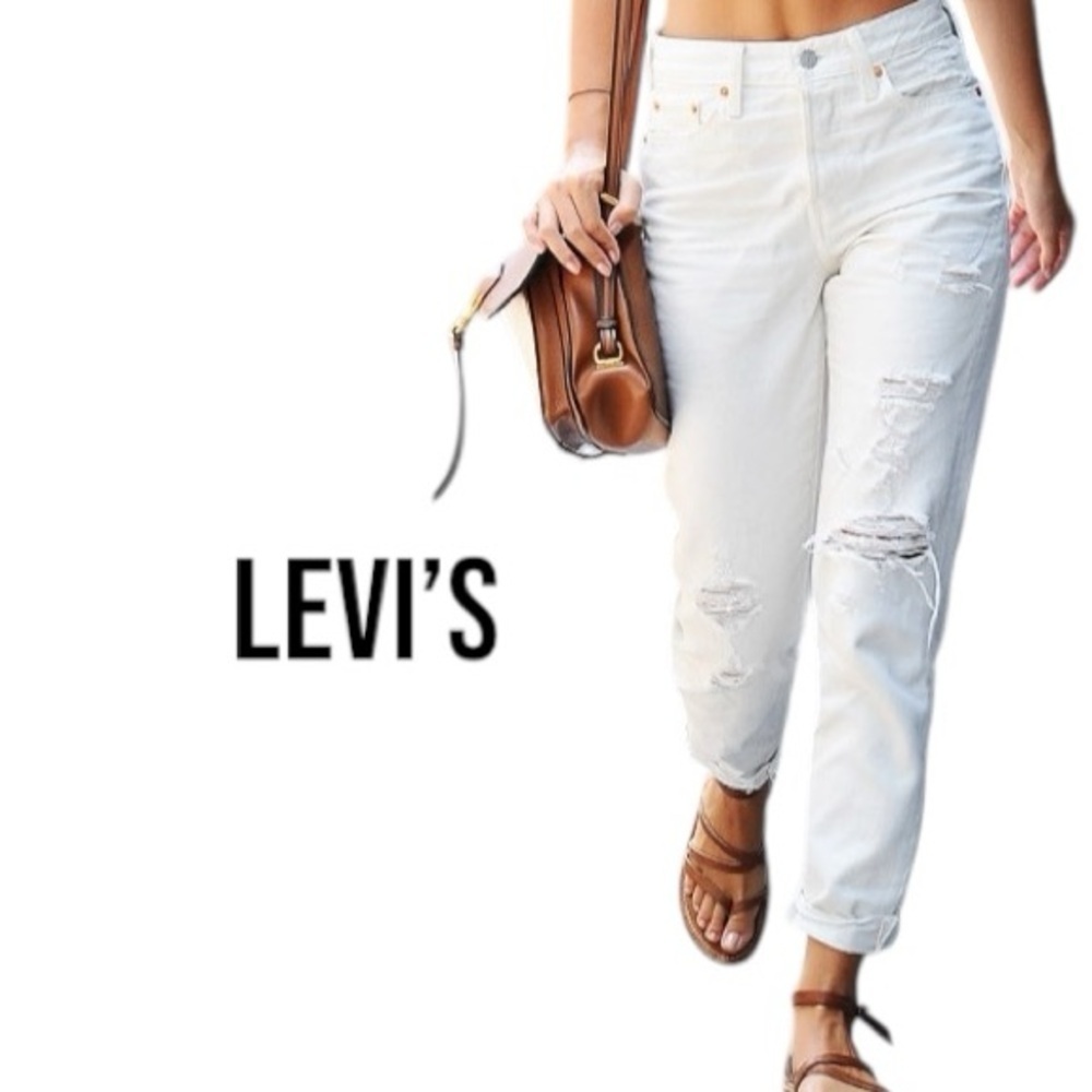 *Clearance* LEVIS Mom Jean White Distressed | Women’s 26 | Cropped